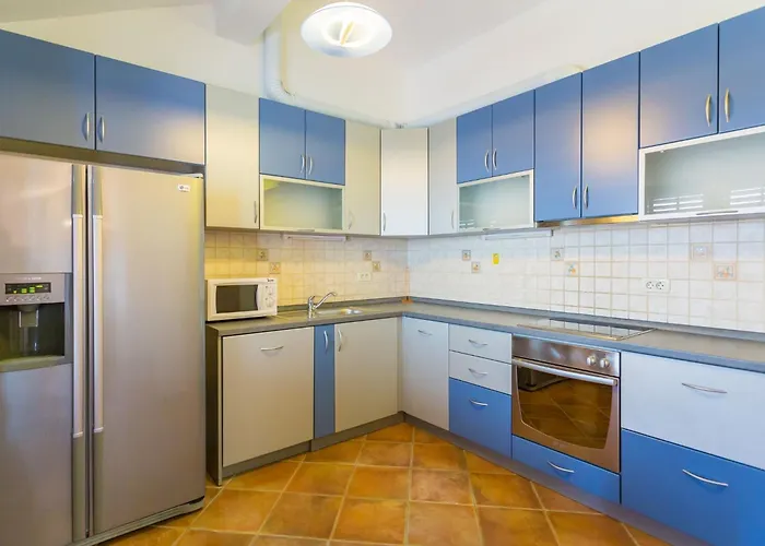 아파트 Sun & Sky - Two Bedroom With Balcony And Sea View *