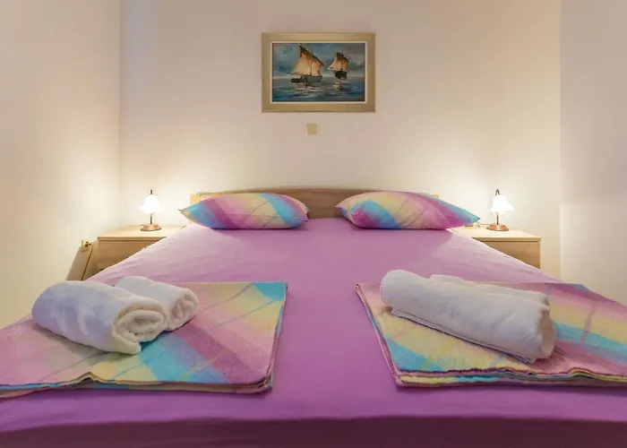 Sun & Sky - Two Bedroom With Balcony And Sea View 아파트