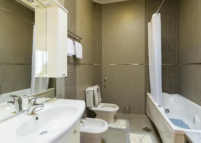 Sun & Sky - Two Bedroom With Balcony And Sea View 아파트