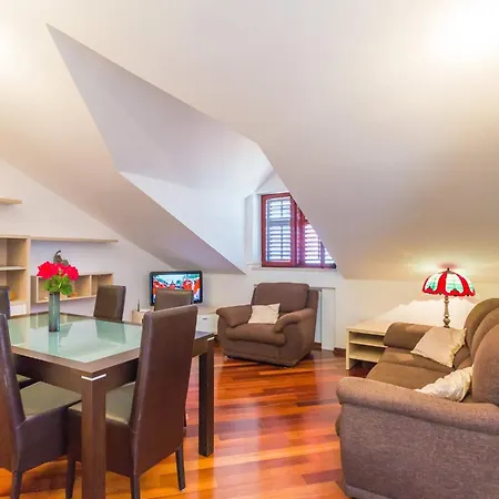 Apartment Sun & Sky - Two Bedroom With Balcony And Sea View