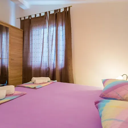Sun & Sky - Two Bedroom With Balcony And Sea View شقة