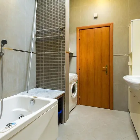 Sun & Sky - Two Bedroom With Balcony And Sea View