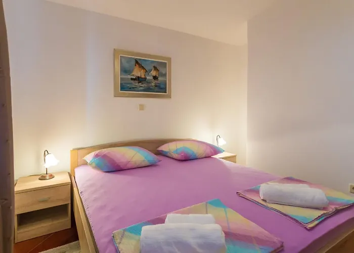 Sun & Sky - Two Bedroom With Balcony And Sea View Apartament *