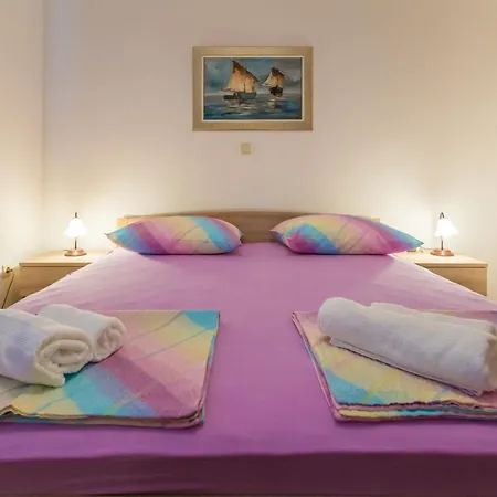 Sun & Sky - Two Bedroom With Balcony And Sea View Apartman